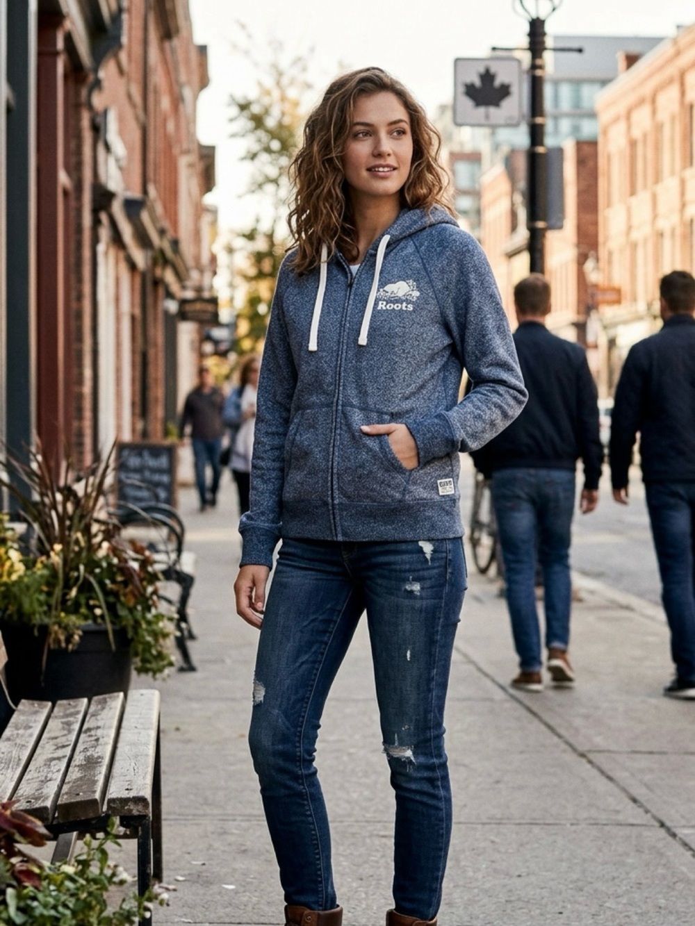Roots Women's XL Navy Zip Hoodie with hood.
